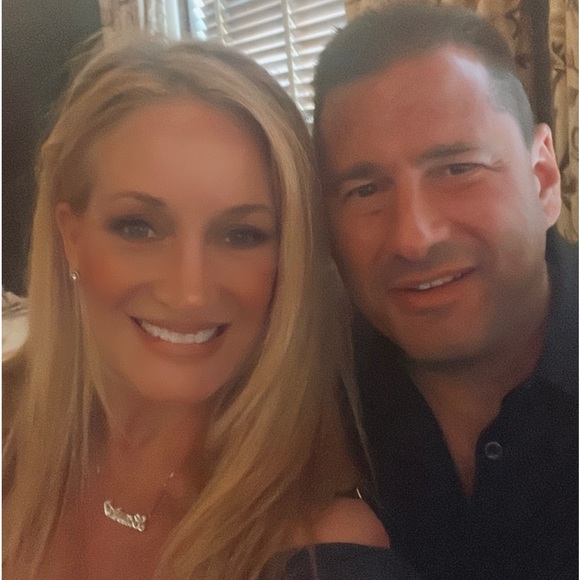 ❤️Meet your posher❤️ - Picture 3 of 11